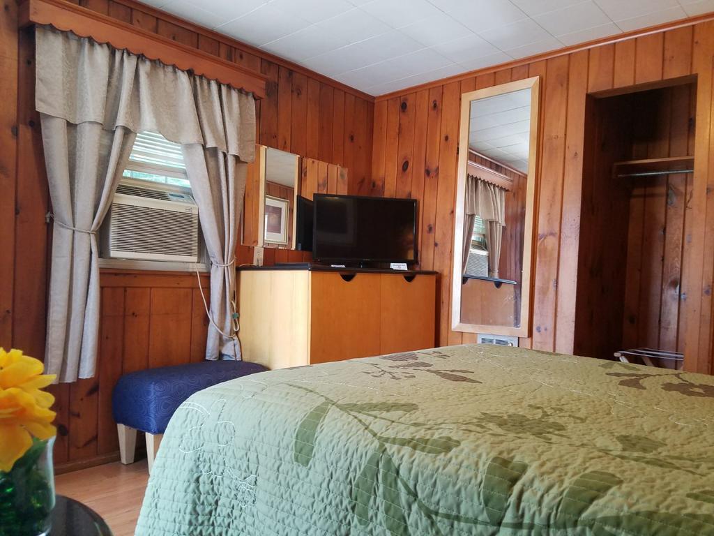 Seven Dwarfs Cabins - White Cabin Lake George Luaran gambar