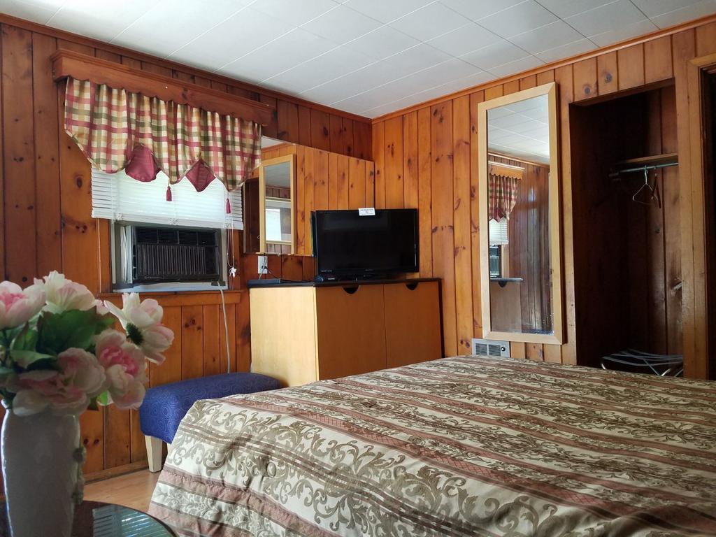 Seven Dwarfs Cabins - White Cabin Lake George Luaran gambar
